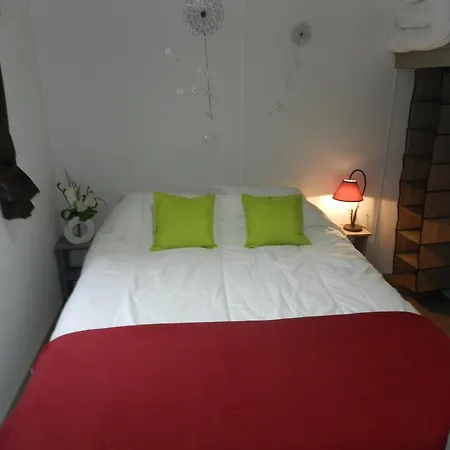 Location Mobil A مكان تخييم 4*